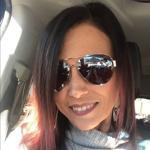 Meet your Posher, Leigh